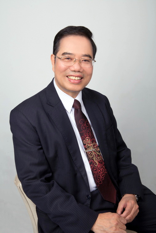 吳萬益半身照.jpg